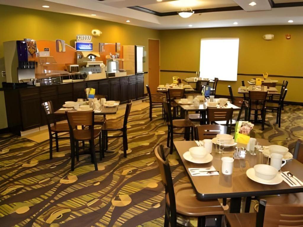 Holiday Inn Express & Suites Northwood By Ihg Silver Lake Dış mekan fotoğraf