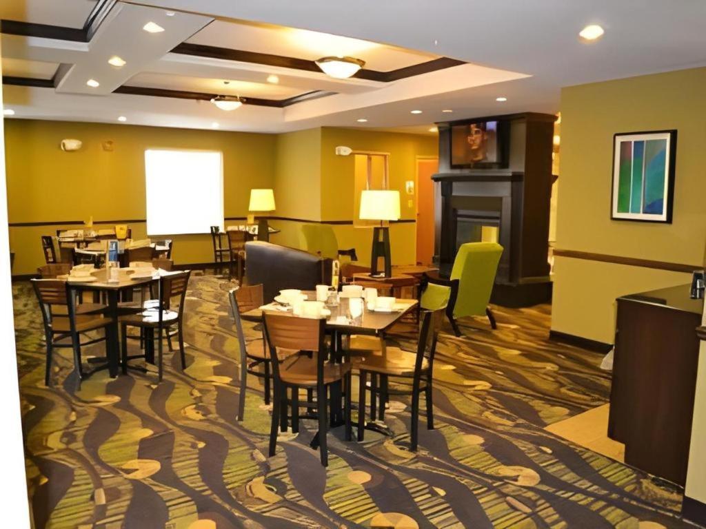 Holiday Inn Express & Suites Northwood By Ihg Silver Lake Dış mekan fotoğraf